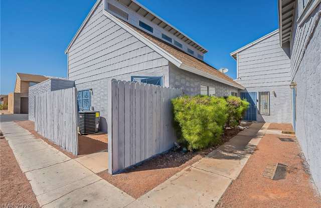 5168 GARDEN Lane Gallery 3