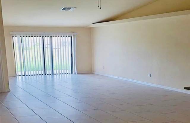 4540 SW 8th Court Gallery 3