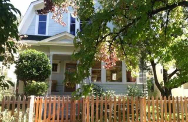 342 16th Ave E photos photos 342 16th Ave E photos photos