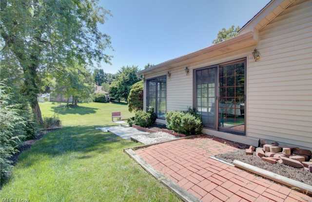 17639 Lexington Lane Gallery 3