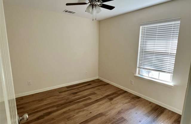 1528 N Broughton Street Gallery 2