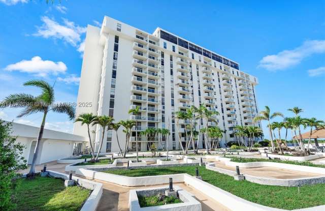 13499 Biscayne Blvd photos photos