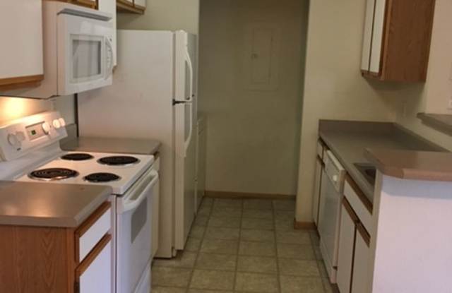 Fresh Updates + $500 Off First Month – Prime CSU Location! Gallery 4