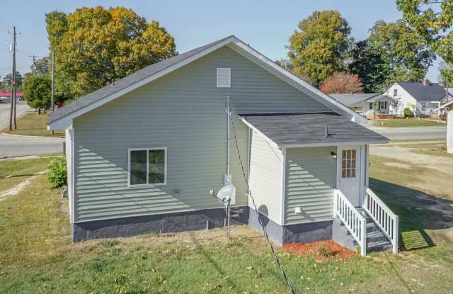 Amazing Three Bedroom Home! Gallery 4