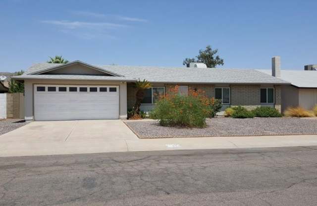 RECENT REMODEL IN AHWATUKEE! photos photos