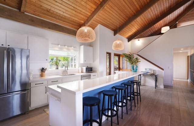 Hawaii Life Presents Mokuleia Beach House 3 bedrooms, 2 full bathrooms, Sleeps 8 - Beautifully built custom home, sitting on an exclusive beachfront property. Built with the idea of taking in the gorgeous ocean and mountain views. photos photos