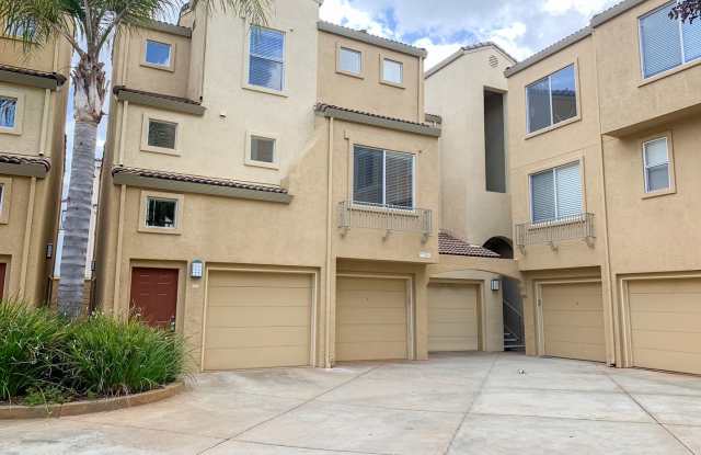 Lovely Bright and Spacious Two Bedroom Tri-Level Condo photos photos
