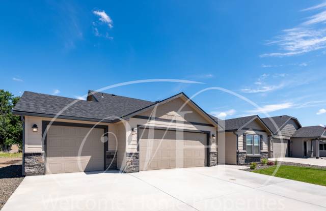 Brand NEW Home Overlooking the Golf Course photos photos