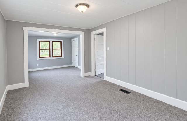 419 Delaware St., Rear Lower Gallery 3