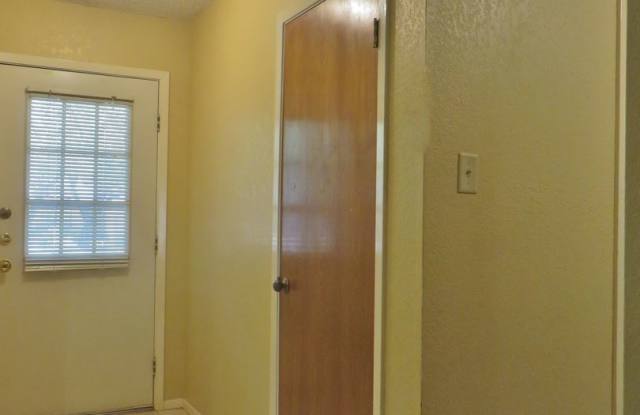 405 Lakeway Drive Gallery 2