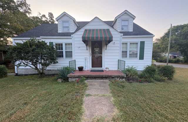 SPACIOUS CHATTANOOGA HOME WITH FINISHED BASEMENT, MULTIPLE FLEX ROOMS & LARGE CORNER LOT photos photos