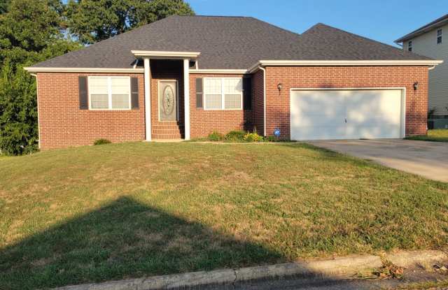 Beautiful 4 Bedroom home Gallery 1
