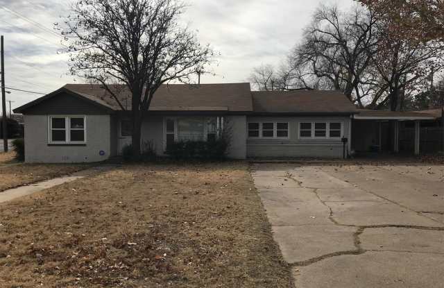 4401 17th St - 4401 17th Street, Lubbock, TX 79416