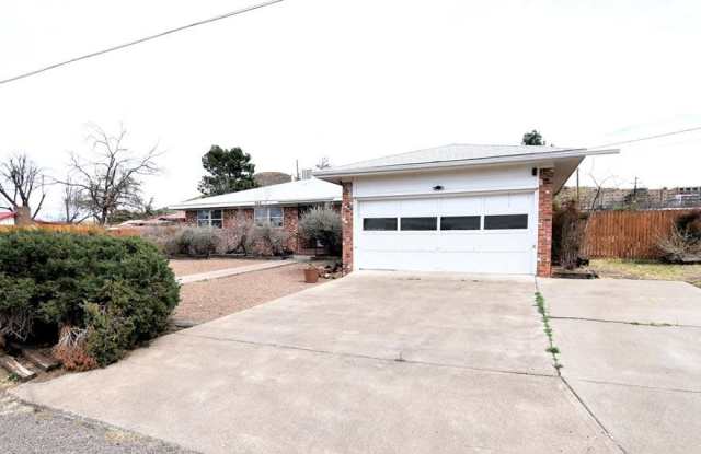 800 N Cockrell St - 800 North Cockrell Street, Alpine, TX 79830
