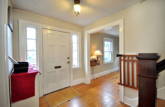 36 Meadowbrook Road Gallery 4