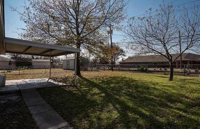 605 Bluebonnet Lane Gallery 4