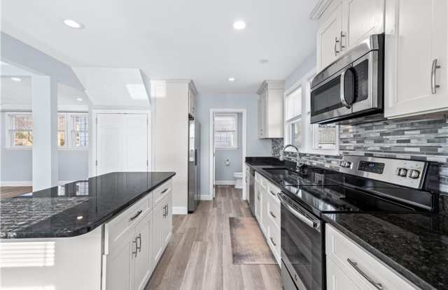 5 Bed Home for Rent near Providence College Gallery 1