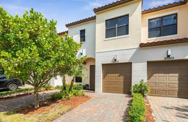 20975 NW 1st Ct Gallery 2