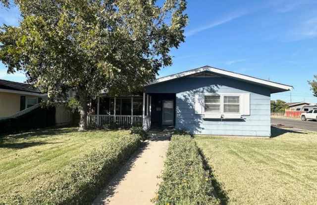 3 Bed 1.5 Bath Ready to Rent ASAP! - 1505 Douglas Drive, Odessa, TX 79762