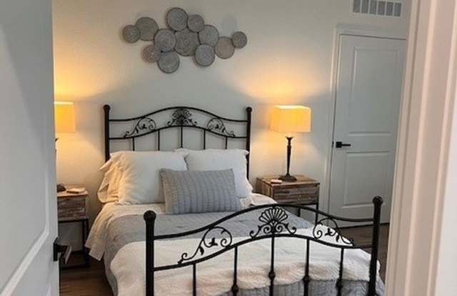 In-law apartment at beautiful Barefoot Lakes community Gallery 4