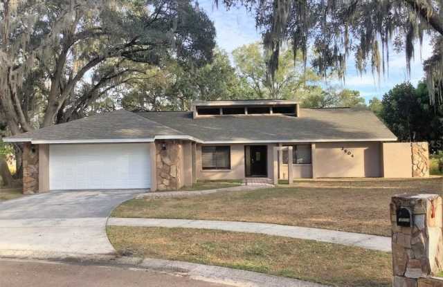 3904 BUTTERNUT COURT - 3904 Butternut Court, Bloomingdale, FL 33511