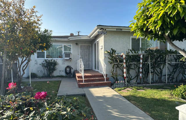 Beautifully remodeled 1-bed 1-bath centrally located in Artesia, CA photos photos