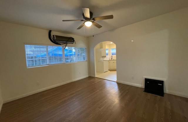 Beautiful Remodeled Oakley 2 Bedroom Home. Gallery 4