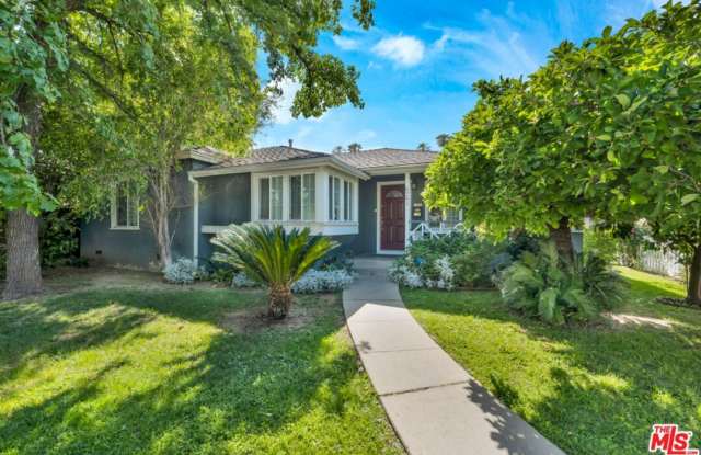6241 Canby Ave photos photos