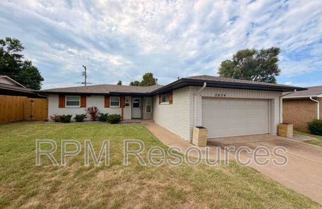 2024 Plymouth Ln Gallery 2