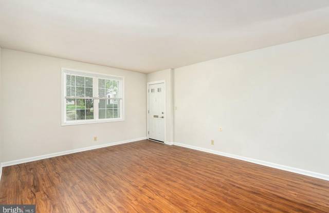 2731 S WALTER REED Drive Gallery 3