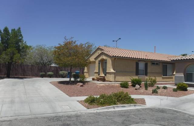 WHAT A NICE PROPERTY WITH LOTS OF OUTSIDE SPACE photos photos