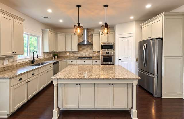 Amazing Four Bedroom In Ponderosa Trails Gallery 1