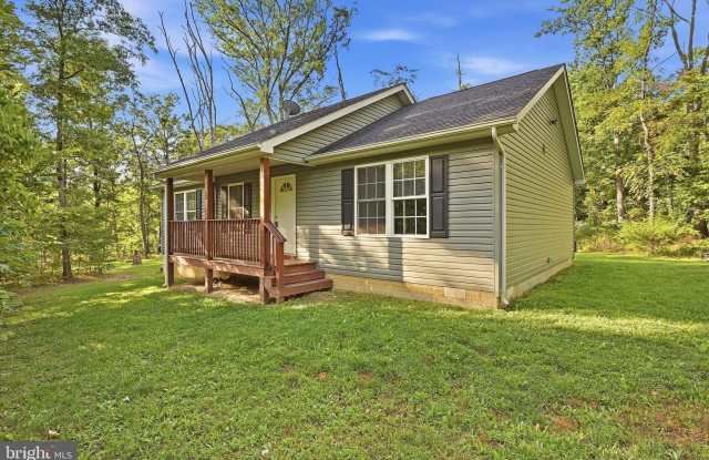 101 BRIER RABBIT Court Gallery 1
