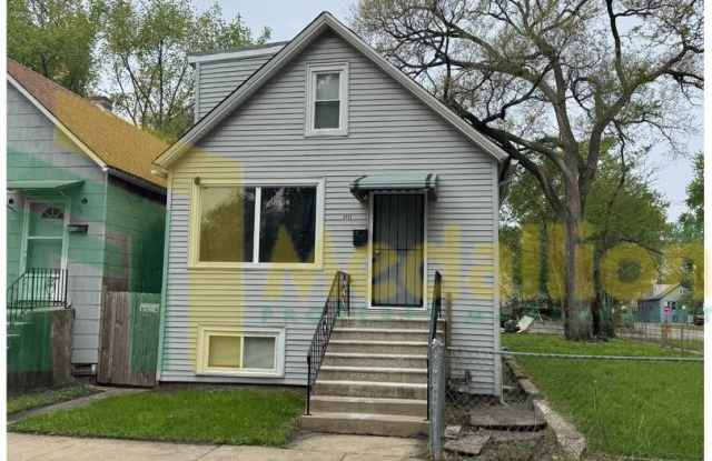 Price Drop: Charming Recently Updated Home 4-5 beds with 2.5 baths photos photos
