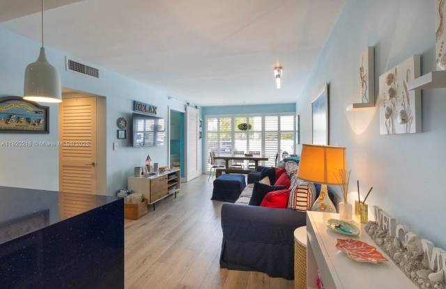 300 Sunrise Dr photos photos