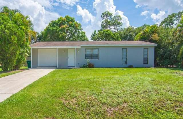 2/2 w/ office  Flex Space Lakewood Park Home! photos photos