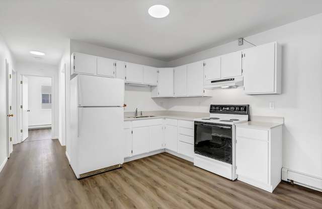 Wild Grove Apartments - 702 NICC Gallery 3