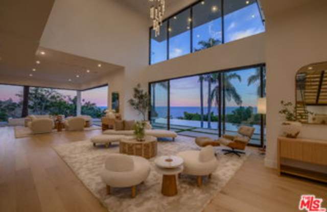 4732 Avenida Del Mar Gallery 4