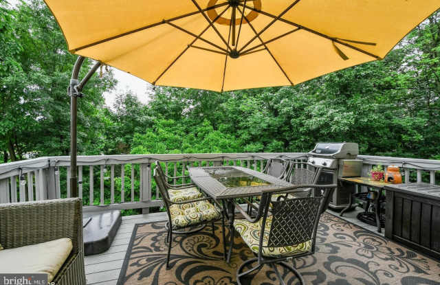 43087 AUTUMNWOOD SQ Gallery 3