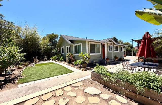 Charming 2 bdrm, 1 bath, + Bonus Room photos photos