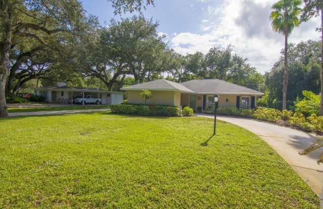466 Date Palm Road - 466 Date Palm Road, Vero Beach, FL 32963
