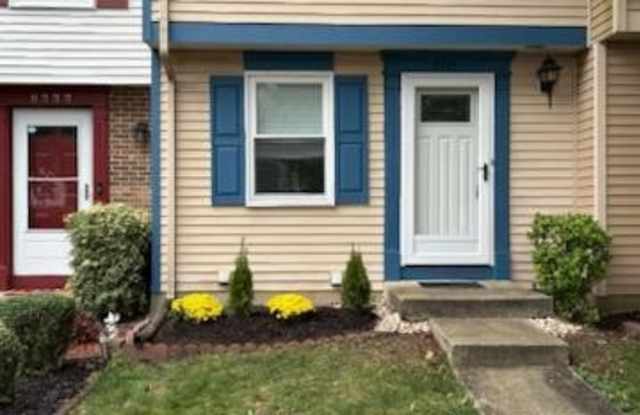 8335 WINDFALL Road Gallery 1