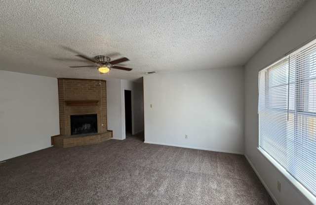 7501 Avenue W Gallery 3