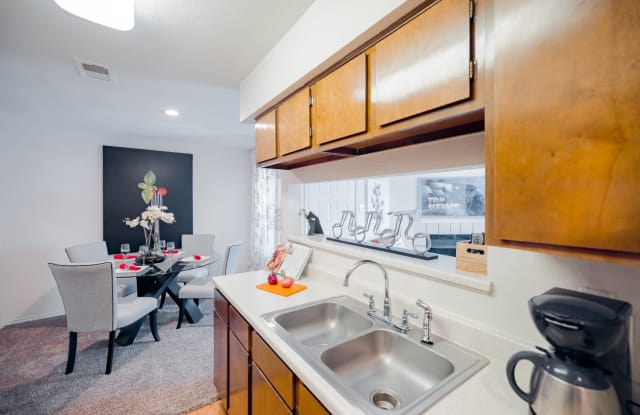 Bridge At Sterling Springs Apartments Gallery 3