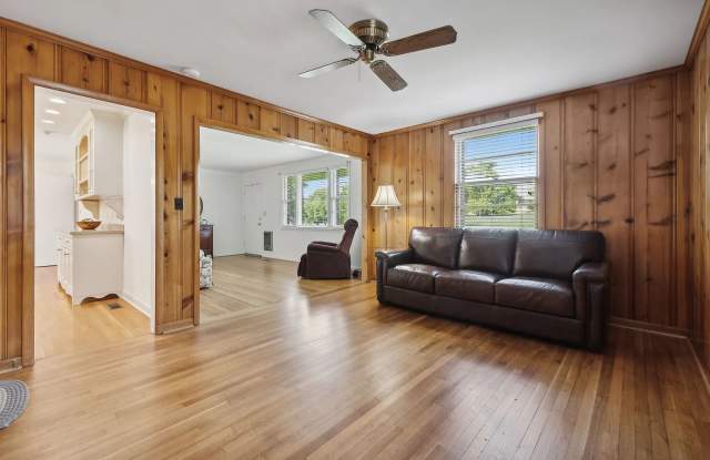 212 Wilowen Drive Gallery 4