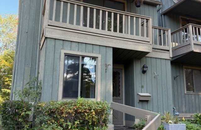 8 Village Road - 8 Village Road, Hartford County, CT 06489