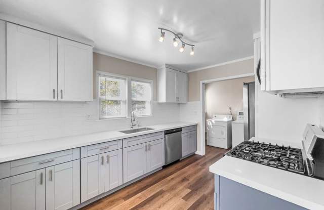 San Diego Paradise Hills Renovated 2 bd/1 ba Home w/ A/C and Private Yard Gallery 3