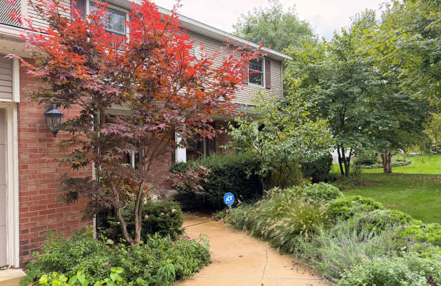 Large 4 Bedroom Home - Available Now! Gallery 1