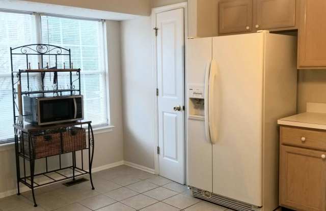 1606 WAYLAND COURT Gallery 3