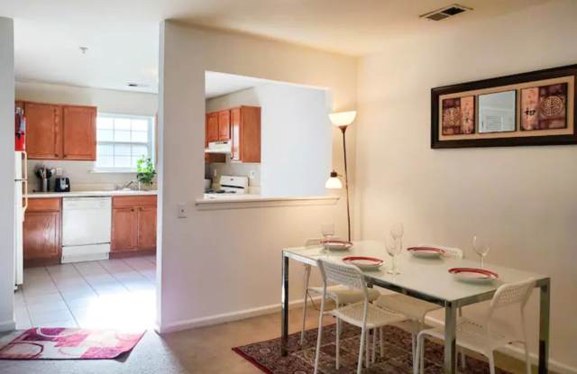 889 Green Street - 1 Gallery 2